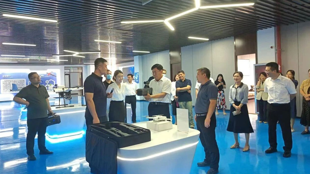 区领导“把脉问诊”，贴心助跑“发展加速度”