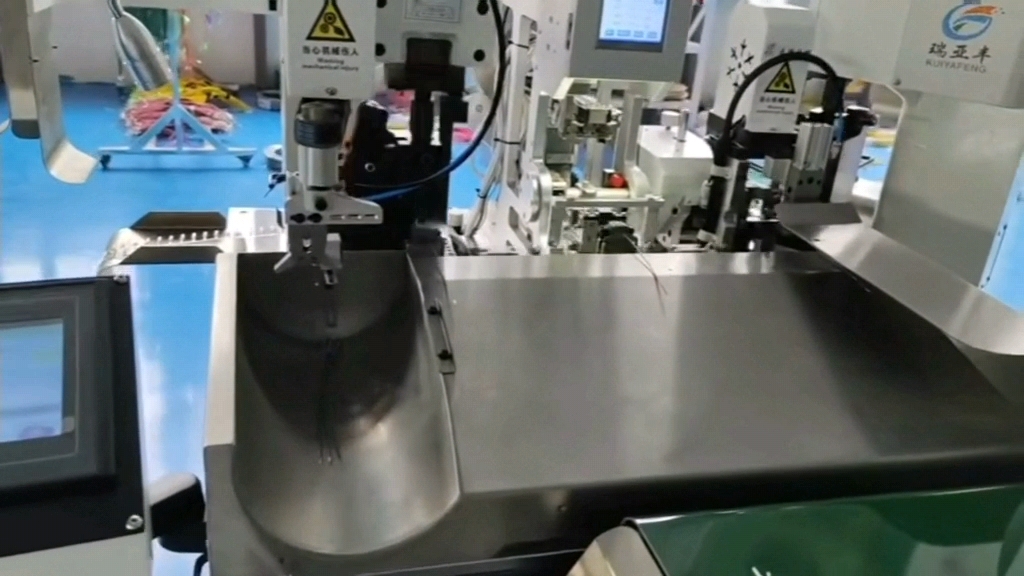 全自动打穿防水塞一体机视频